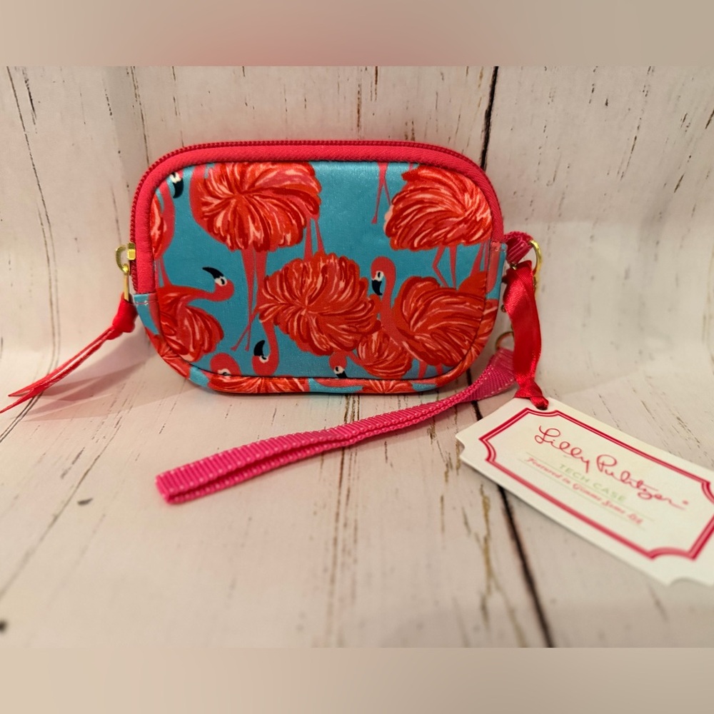 NEW Lilly Pulitzer tech case in Gimme Some Leg Flamingo